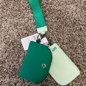 NWT Lululemon Dual Pouch Wristlet Emerald Ice Green